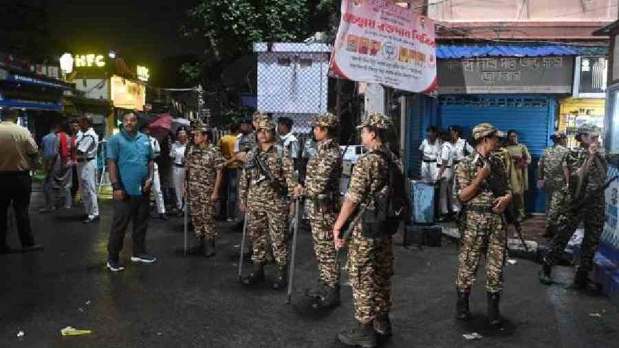 बारुईपुर नाबालिग दुष्कर्म और हत्या से पश्चिम बंगाल में आक्रोश; ममता बनर्जी के 'नजरबंदी' दावे पर सियासी घमासान