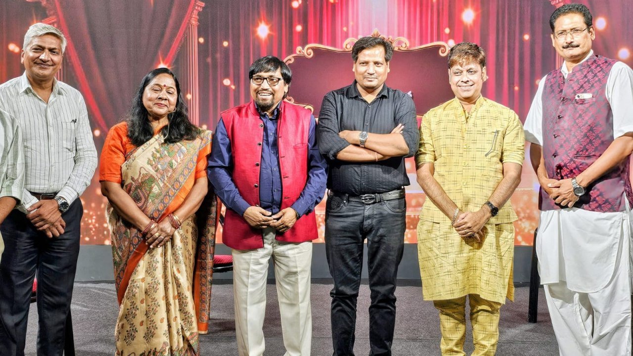 DD उत्तर प्रदेश के 'वंस मोर सीजन 4' कवि सम्मेलन में कुमार ललित और चेतना शर्मा की प्रस्तुति