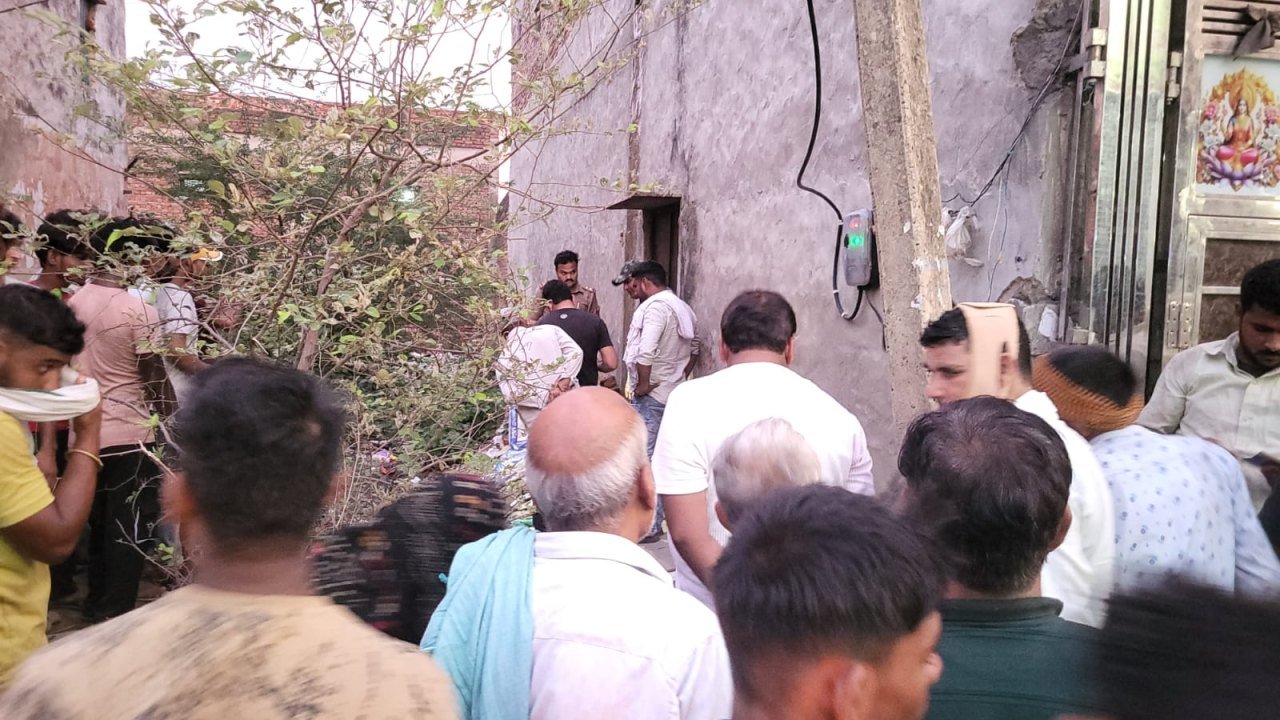 आगरा के खंदौली में तालाब में मिला कबाड़ बीनने वाले का शव, पुलिस ने जांच शुरू की