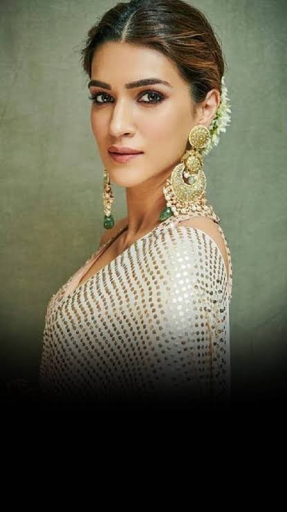 10 Stunning Facts About Kriti Sanon