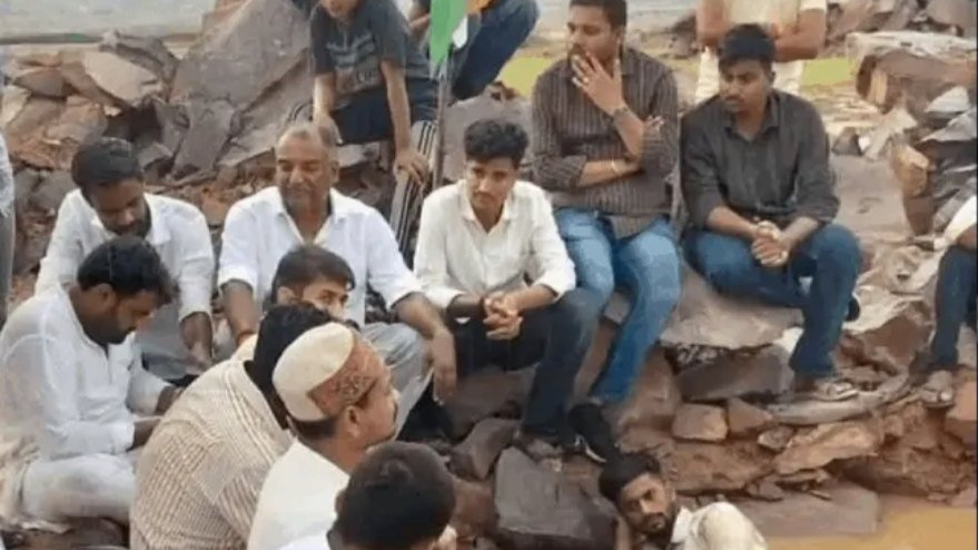 88 घंटे के अनशन के बाद देशराज मिश्रा ने किया धरना खत्म