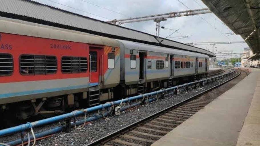 अब से यात्रियों की सुविधा के लिए खातीपुरा-भोपाल एक्सप्रे में 22 कोच, जोधपुर-भोपाल एक्सप्रेस 18 कोच रहेंगे