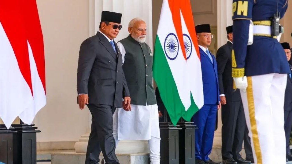 पीएम मोदी के जकार्ता दौरे में भारत और इंडोनेशिया ब्रह्मोस तथा अस्त्र मिसाइल सौदे के करीब